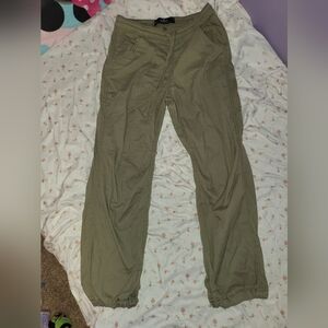 Hollister armt green adjustable parachute pants